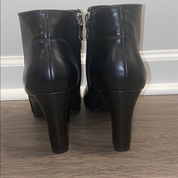 •LOFT• BLACK BOOTIES - Picture 6 of 10